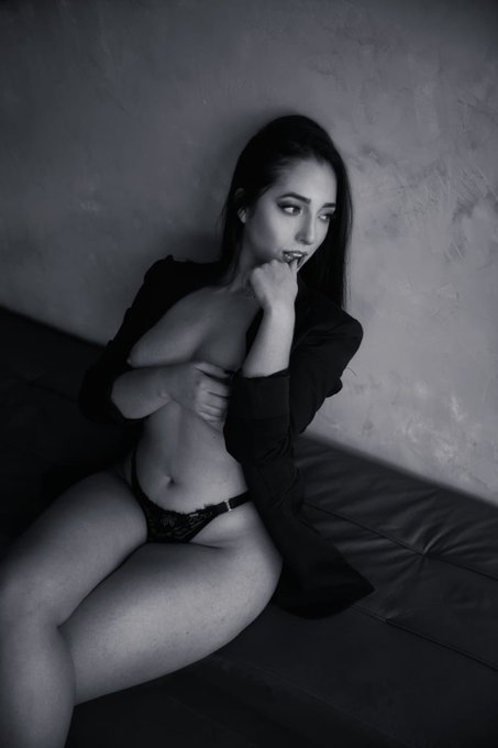 J&aacute; ficou com vontade de assinar o meu OnlyFans? 😏🔥  https://t.co/95e5vC4N8K https://t.co/xTozLIstIE<a href="/tag/mvsales"class="tags"><span>#mvsales</span></a>