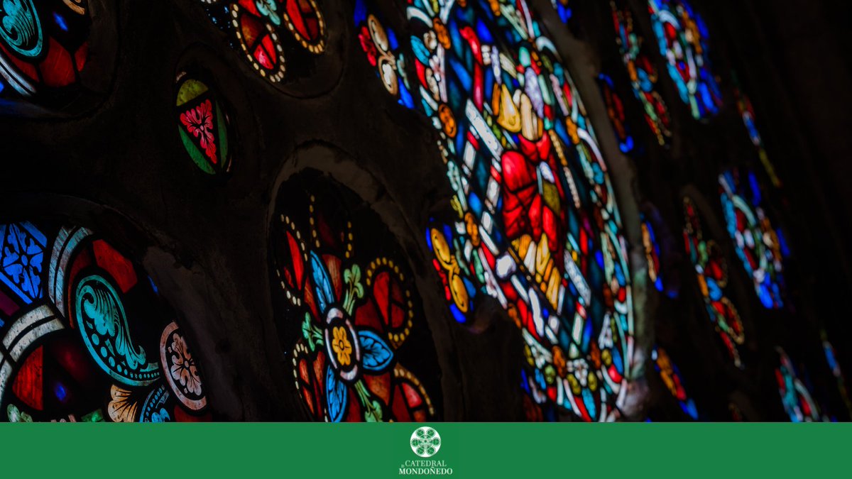 Con esta peculiar vista del rosetón de nuestra #catedral deseamos que paséis un espléndido fin de semana 🥰 #mondoñedo #lugo #galicia #catedraldemondoñedo #patrimonio #turismo #cultura #mondoñedoturismo #amariñalucenseturismo #amariñalucense #turismoslownortedegalicia