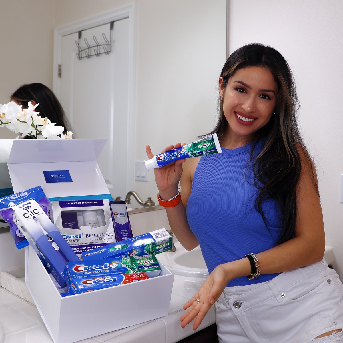 ¡Bienvenida a la familia Crest, <a href="/cristalallure/">Cristal Allure</a>! Sabemos que todos en tu familia estarán felices con Crest Plus Scope porque limpia, protege contra las caries y deja una sensación de frescura por más tiempo. #Crest #CrestSmiles #BringOnTheSmiles