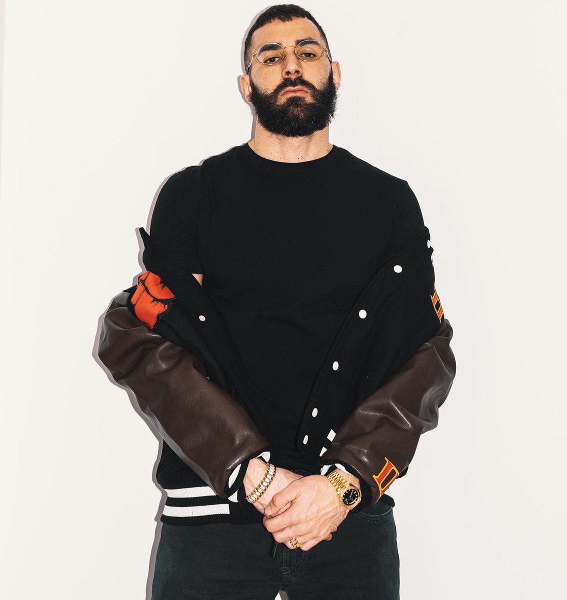Benzema's tweet photo. Temptations… #97s https://t.co/Ye2NnflZZe