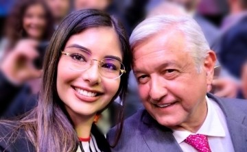 Marianitapetit's tweet photo. Cuando la nuera tiene dinero pero tú chush está más rica. https://t.co/aFIA4tHMVN
