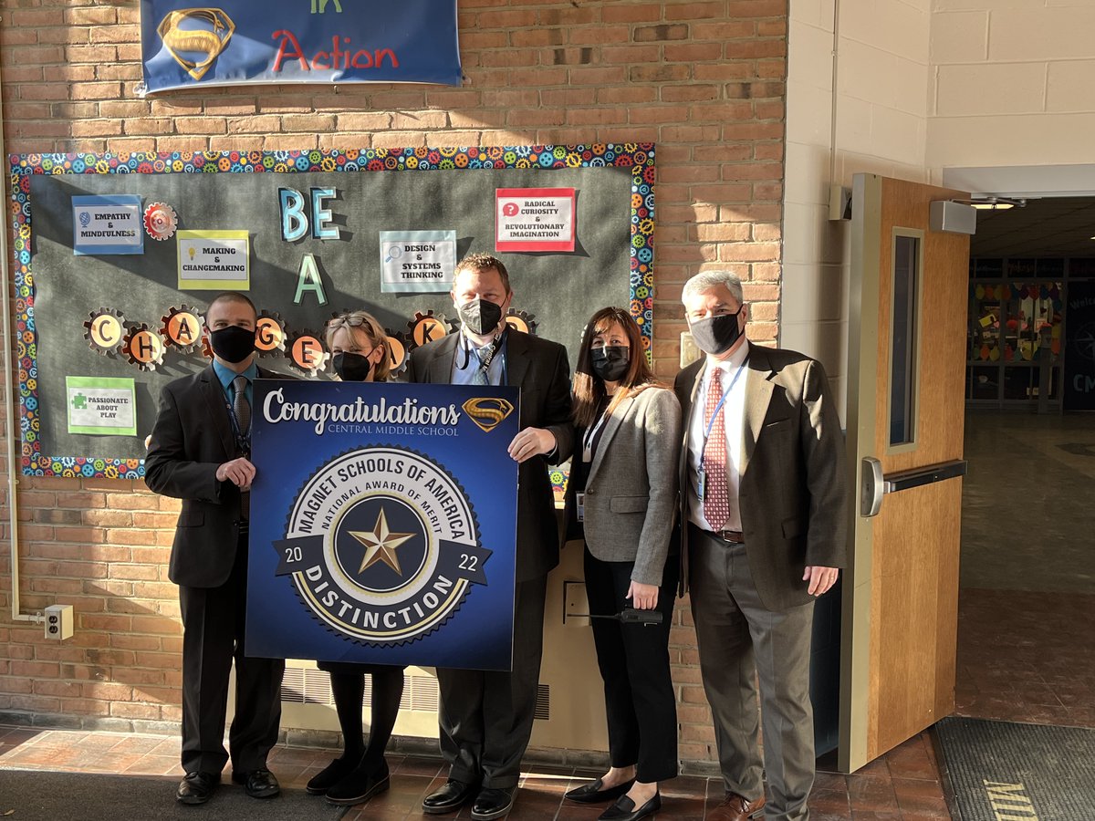 AACountySchools's tweet photo. Congratulations to Central and Old Mill Middle School South on being named National Magnet Schools of Distinction by @MagnetSchlsMSA
#MagnetSchlsMSA #AACPSAwesome #MagnetSchoolsMonth
https://t.co/ydXS6oZvq2 https://t.co/riY27UTLm5