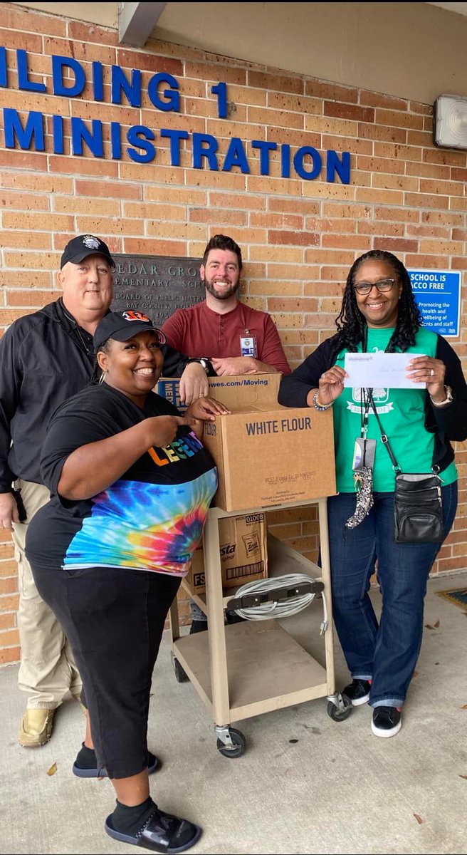 CedarGroveElem's tweet photo. Thank you Convoy of Hope and PC First Assembly for the generous donations for our administrators and bus drivers! https://t.co/bU70h0WWu8