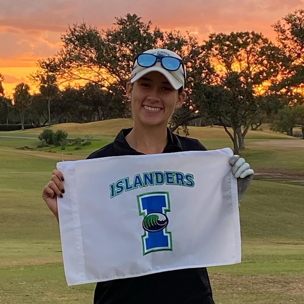 IslandersGolf's tweet photo. Join us in wishing Islander Lucy Martinez a very happy birthday!! 🎁🎂🎉 💙💚 #ShakasUp #IslanderFamily #OneYearWiser https://t.co/BcyoeXyx3S