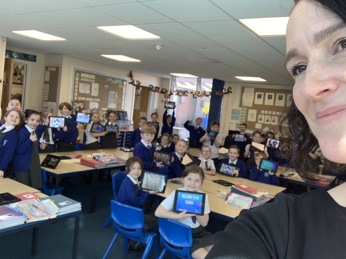 What a week! Highlights include a day at @StChadsChorley and a day at @halewoodcofe - such a pleasure to show them how fabulous and easy the #AppleClips is to use from Y1 - Y6 in literally every subject! @EdtechDemo @AppleEDU #appledistinguishedschool