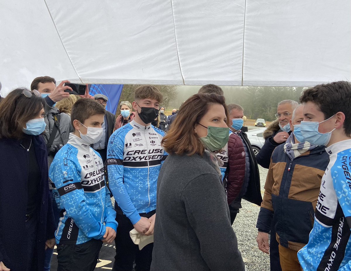 Un grand honneur pour l’<a href="/aclimoges/">Académie de Limoges</a> de recevoir <a href="/RoxaMaracineanu/">Roxana Maracineanu</a>
🔹sport à l’école #1ecole1club 
🔹sport-santé 
🔹inclusion par le sport
🔹savoir rouler
🔹aisance aquatique
🔹coloration sport au lycée
Gueret : centre de préparation #JO2024 🇫🇷 <a href="/Dsden23/">DSDEN de la Creuse</a> #sdjes23
🙏🏻Madame la Ministre