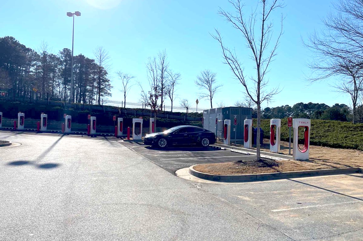 TeslaCharging's tweet photo. New Tesla Supercharger: Woodstock, GA (12 stalls) https://t.co/h5wRuu28pP https://t.co/VtFu86c7Zx