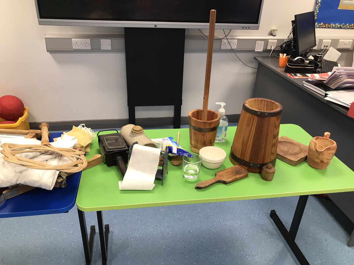 TSlivinghistory's tweet photo. Lovely end to the week with the fantastic P2&3s at @LissanPs -we made candles,washed clothes,churned butter & explored the #historymystery trunk!
Some of them even wanted to come back to the Big House with me 😂
#historyinschools #livinghistory #fairiesinthedairy #lifeinthepast https://t.co/iSJUxDSTuP