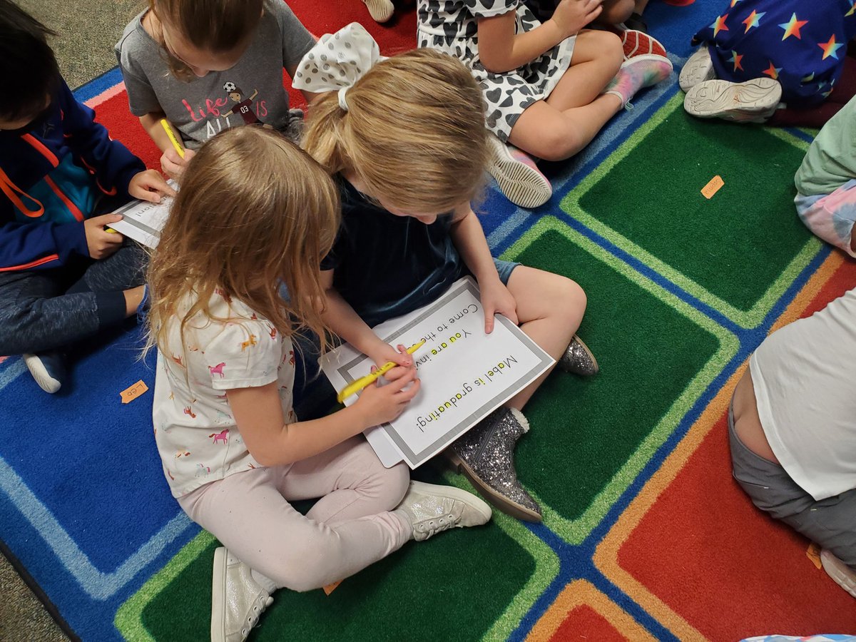 LauraCano79's tweet photo. Celebrating Mabel and Learning that every syllable has a vowel. Strengthening our Vowel Power! @LizGoodman1 @TCRWP https://t.co/j8TX1DHgzR