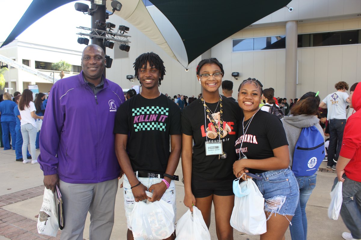 hcfl_edu's tweet photo. Around 500 @HillsboroughSch high school students visited the Dale Mabry campus today for Career Quest, an interactive event featuring the College’s workforce &amp; AS degree programs. We hope you all enjoyed a glimpse into a little of what #HCCFL has to offer.😄 https://t.co/FiNgZWeBJq