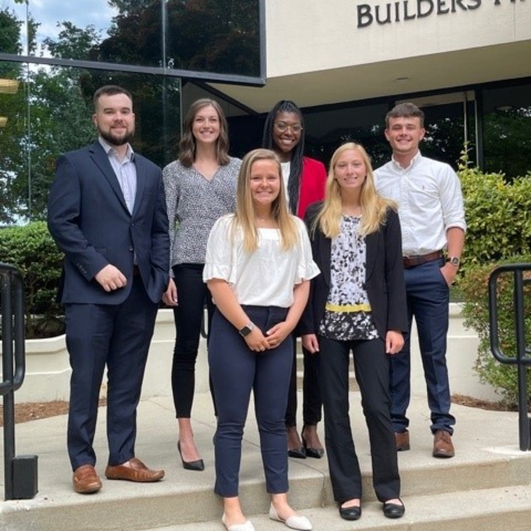 BuildersMutual's tweet photo. Our interns advance their business and industry knowledge each summer while developing a career foundation beyond the classroom in our ten-week summer internship program. We are proud to be a RISE 2021 Elite 50 internship winner. #ICM2022 #atworkwithyou #Insurancejobs https://t.co/sGl7eWIbaI