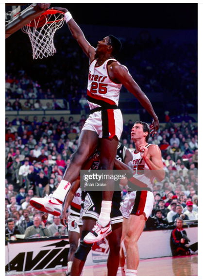 Feb 4 1989 - @JeromeKersey25 records his first & only triple-double in @trailblazers 137-100 victory over @spurs. Kersey finished with 14 points, 10 rebounds, and tied his career-high 10 assists in the win.  

#Blazers #RipCity #thisdateBlazersHistory https://t.co/HhBqjq86T3