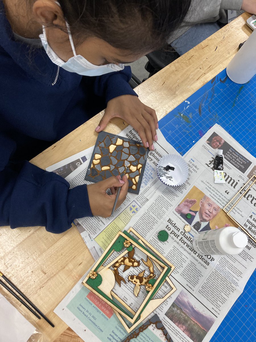 PineCrestSTEM's tweet image. #pcupperschool #pcvisualarts Digital Arts in the #pcilab are creating laser cut wood scenes, showing off their Adobe Illustrator skills