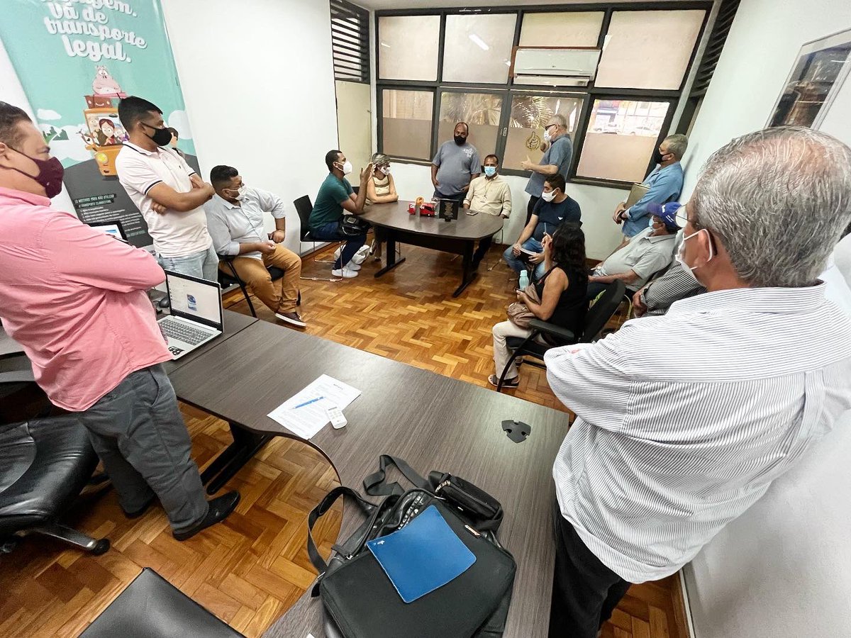 HermanoMorais's tweet photo. Reunião desta sexta-feira com os permissionários dos transportes alternativos do município de #Extremoz no Departamento de Estradas de Rodagens (DER) para discutir soluções a respeito ao atendimento a população usuária do serviço na Região Metropolitana. https://t.co/As49SfWxb8
