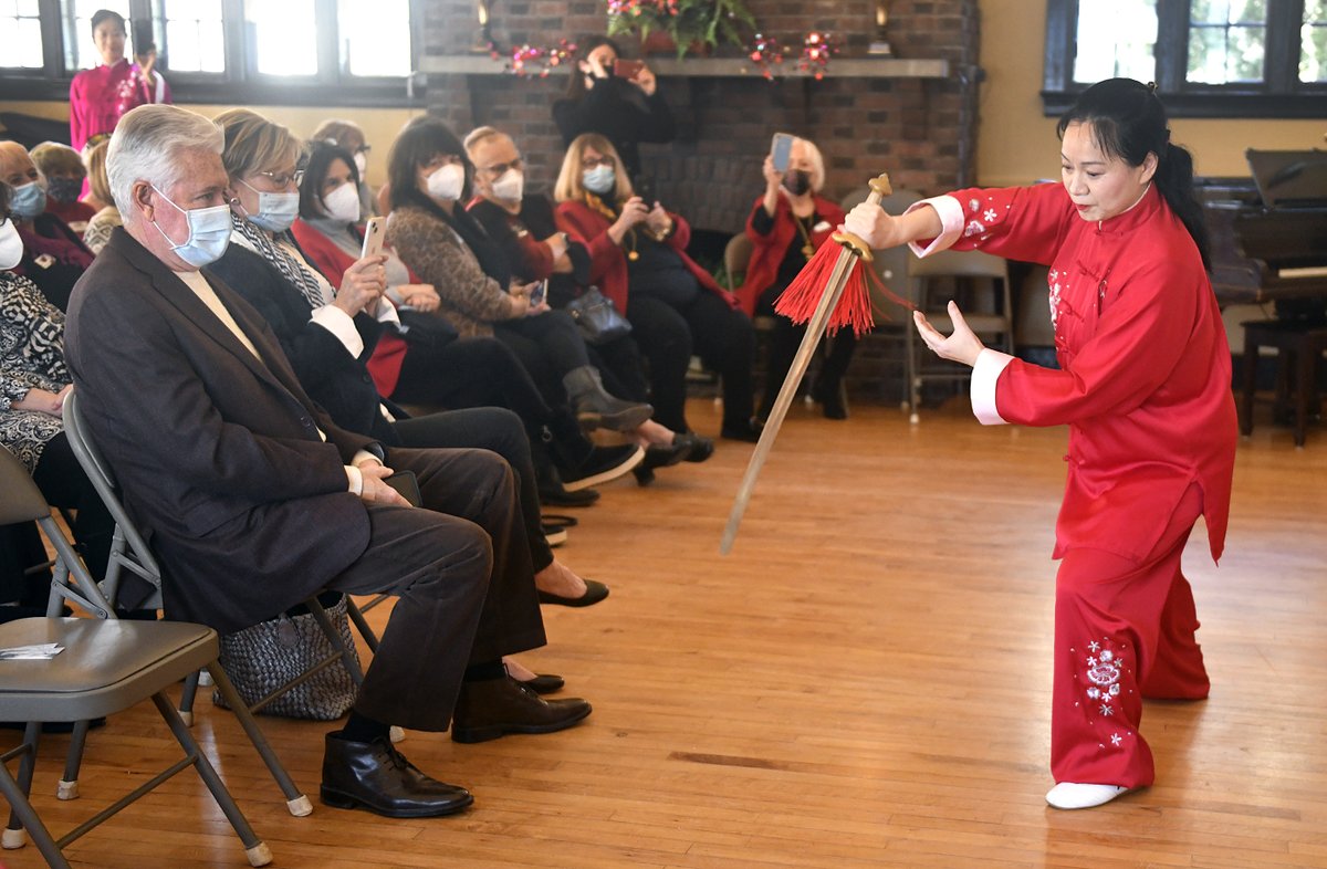 CP_AdamM's tweet image. Watch: Porch Club of Riverton rings in #YearoftheTiger #ChineseNewYear2022 -&amp;gt; bit.ly/3gFHuLj