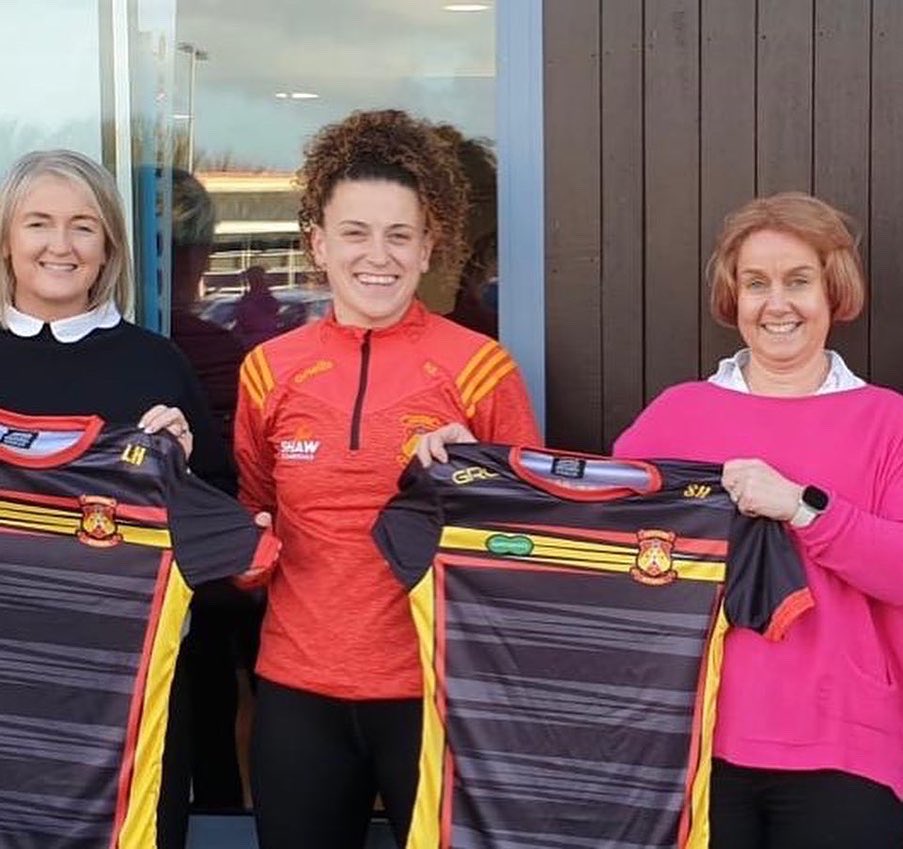 Thanks to Niamh &amp; Rachel from <a href="/Specsavers/">Specsavers</a> presenting our senior team with new training tops &amp; wishing the team &amp; mgmt the very best of luck in Sunday’s CurrentAccount.ie Intermediate Club All Ireland Final.

Thanks for the support &amp; good wishes, very much appreciated 🔴🟡👏