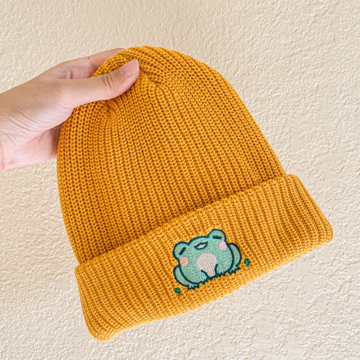 itskleine's tweet photo. [💕✨rt &amp; likes appreciated✨💕]

Hello everyone! My sh0p update is now up live! I've got a bunch of goodies in my shop like phone grips, notebooks, beanies, and more 🐸! 

The link is below! https://t.co/Fh076ZqRVG