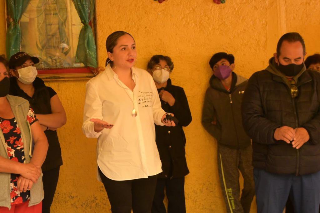 evelyn_osornio_'s tweet photo. Gracias a los vecinos de la Colonia #DelParque por recibirme. ✅

Juntos resolvemos las problemáticas. 🤝✨

#MásCercaDeTi
#EvelynContigo https://t.co/SSZ1fXsWf7