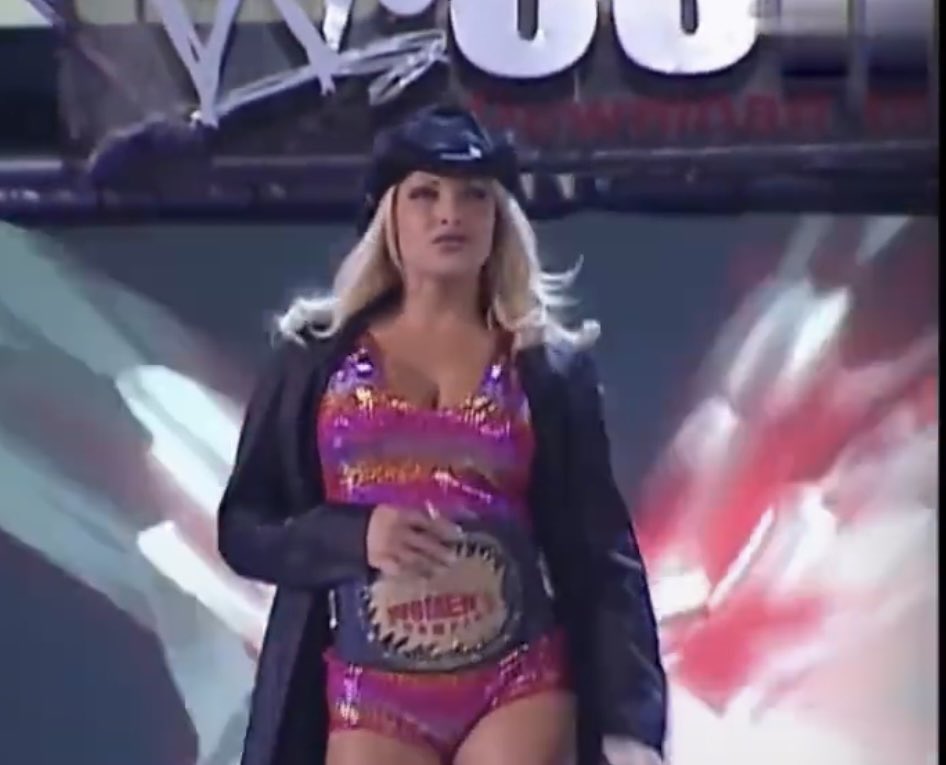 #OnThisDay in 2002, @Phenom_Jazz won her first Womens Championship against Trish Stratus.

@LilianGarcia was so ahead of her time with the #Wrestlemania 38 gear! https://t.co/VAU0rDCm1U