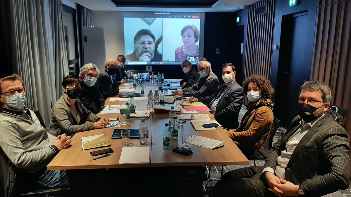 FDK_45's tweet photo. Ce vendredi, réunion de travail de l'Exécutif National du @sndgct, à Paris, sous la Presidence de Stéphane PINTRE. Préparation des prochaines échéances de notre organisation. Tour d'horizon de l'actualité territoriale &amp; statutaire. 
#EnsemblePréparonsDemain 
#DGS #DGAS #CollTerr https://t.co/KLtHuOZaSZ