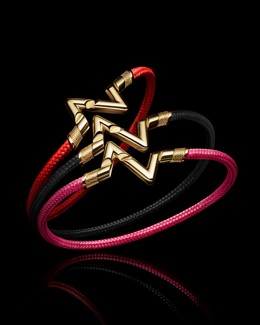 Louis Vuitton on X: Turn up the volume. #LouisVuitton's new Upside Down  Play bracelet pairs a sculptural LV clasp with a colorful array of  interchangeable cords inspired by those found in the