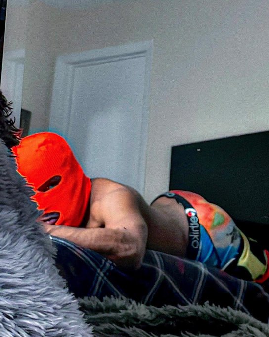 Watch 𝖇𝖆𝖇𝖞𝖙𝖗𝖆𝖉𝖊's leaked NSFW photo on TwXstars