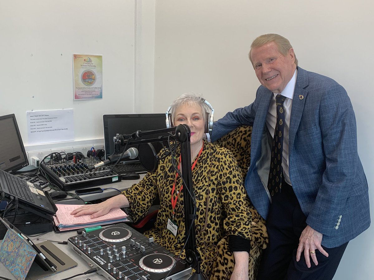 SheriffCheshire's tweet image. Really enjoyed my guest slot with the lovely @KimSmith1959 @RadioNorthwich talking about my HS year whilst picking songs for Old,New,Borrowed&amp;amp; Blue.On #WorldCancerDay ,Kim bravely talked about her cancer battle raising awareness of the importance of self examination to #savelives
