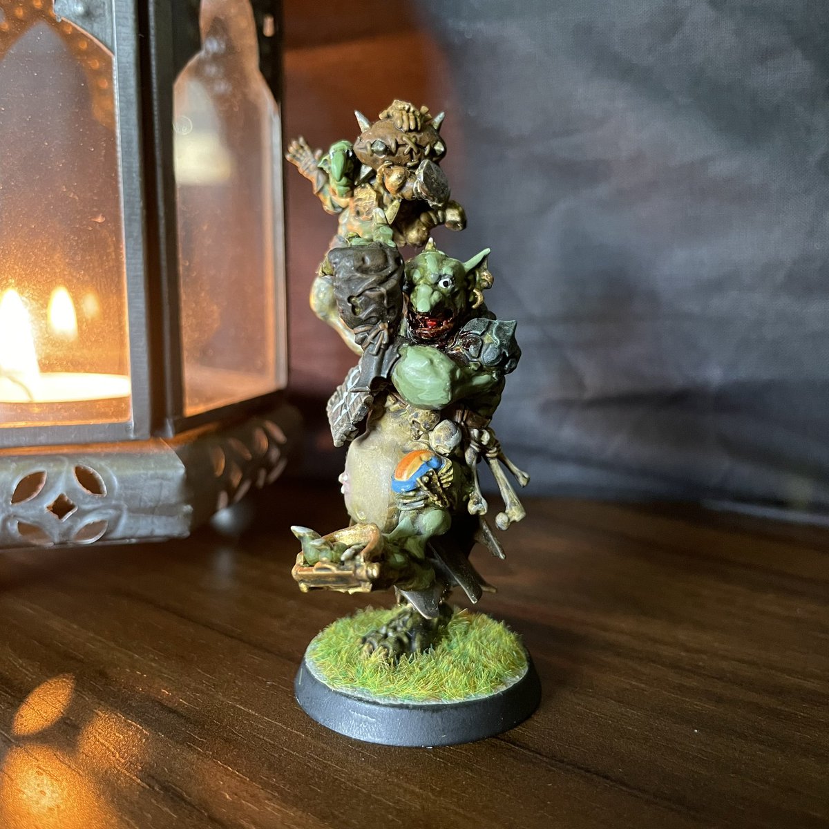 _thegnomehole_'s tweet photo. The big boy on the team #99, trolli the troll. Big doofus with a big heart <3. It’s been nice since he stopped eating the goblins and started throwing them instead. #bloodbowl #miniatures #miniaturepainting #WarhammerCommunity #troll #painting #tabletop #brush #citadelminiatures https://t.co/DDFqhW1xrX