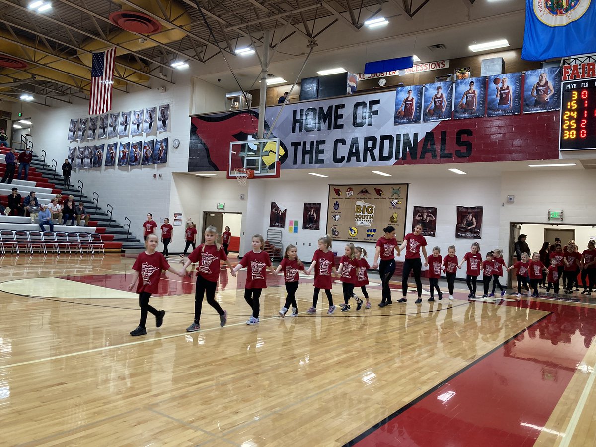 BGrensteiner's tweet photo. What a great night at Fairmont High School enjoying not only a great B-squad and varsity basketball game but also an awesome performance from the dance team clinic! Fight on! https://t.co/eL5YCciNLo