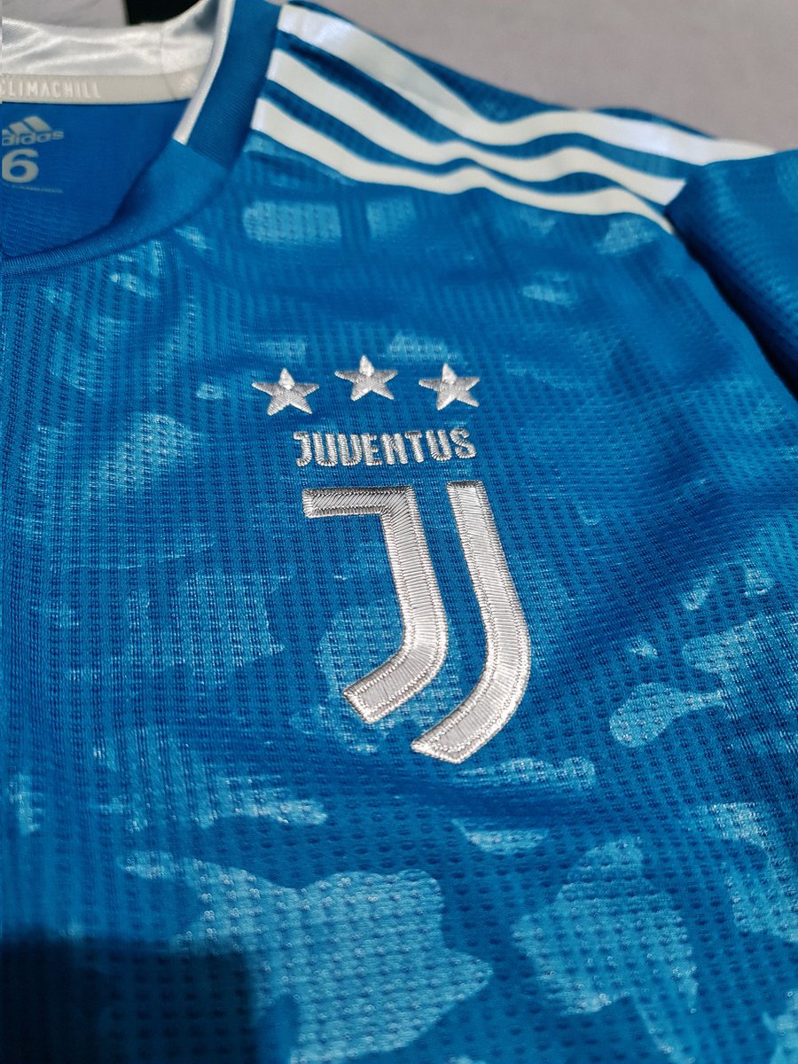 Juventus 3rd kit 2019/2020
Match Shirt
Size 6 (kit room Version)
Player : Paulo Dybala
Harga 4.5 Juta Rupiyah
Whatsapp 081398758331