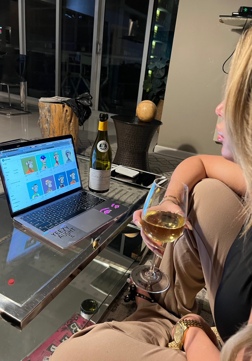 kimmyassalone's tweet photo. #ETH above 3k again.. Show me some 🔥🔥🔥  #NFTs.,.  Buying something tonight 

#KimmyCrypto #CryptocurrencyNews #cryptocurrecy #NFT #nftcollector #NFTCollection #BoredApeYC #CortonCharlemagne2018
#FridayFeeling https://t.co/buUd786tlw