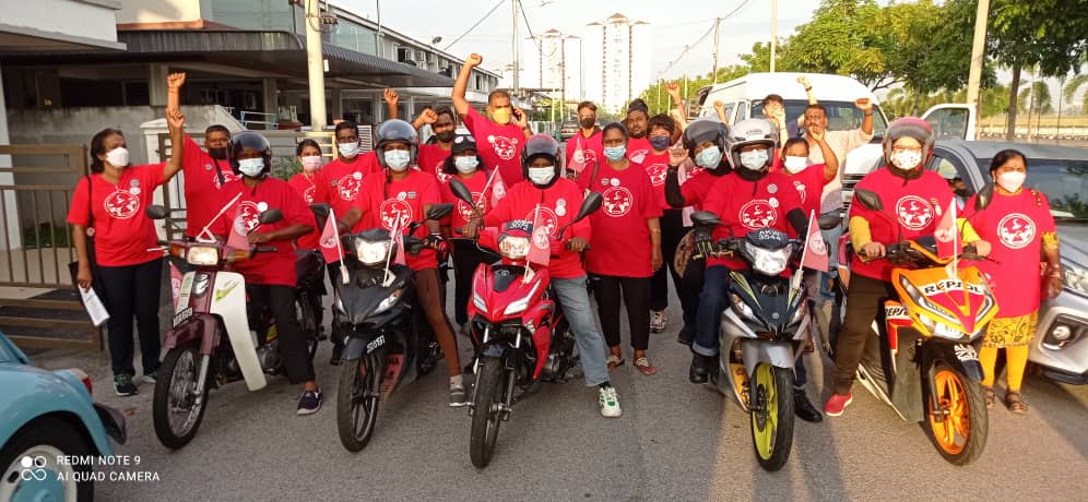 Arul PSM (@arul_psm) on Twitter photo The Hospital cleaners 500km journey to meet <a href="/Khairykj/">Khairy Jamaluddin 🇲🇾🌺</a> begins. End the contract system and ensure job security. The Hospital cleaners 500km journey to meet <a href="/Khairykj/">Khairy Jamaluddin 🇲🇾🌺</a> begins. End the contract system and ensure job security.