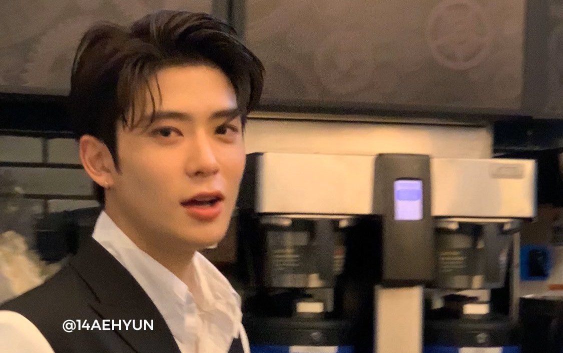 97sjaeh's tweet photo. esta la mejor secuencias de fotos de jaehyun que verán por sus tls https://t.co/Ij6ThpGoXx
