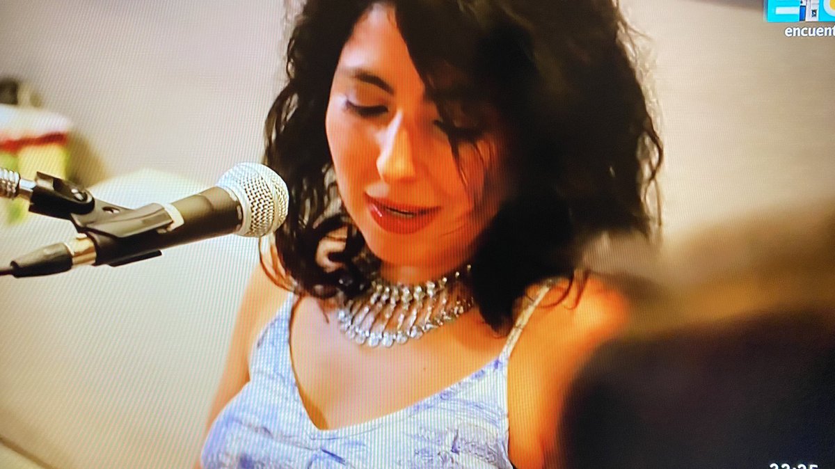 nildasarli's tweet photo. Amarte siempre @mavidiazmusic 
Que lindo programa en @CanalEncuentro 
#SirenasdelRock 
#sofiaviola https://t.co/bNmGT2Ubmu