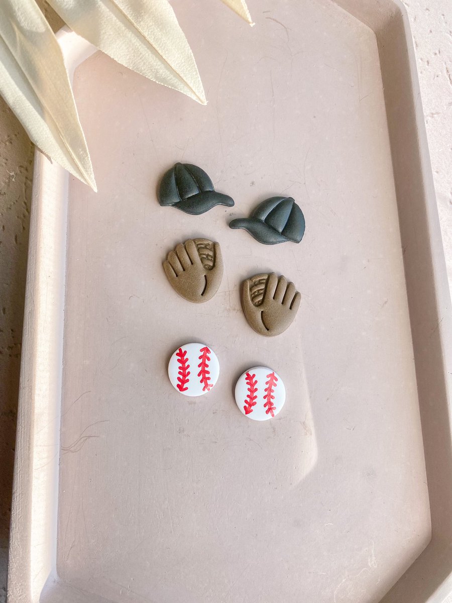 HomeSweetBllprk's tweet photo. the new HSB earrings collection is live!! There’s only a limited amount available, so be sure to snag one! 🤍

✨: https://t.co/YFK5I6ZJ5L https://t.co/sP4usvZi0e