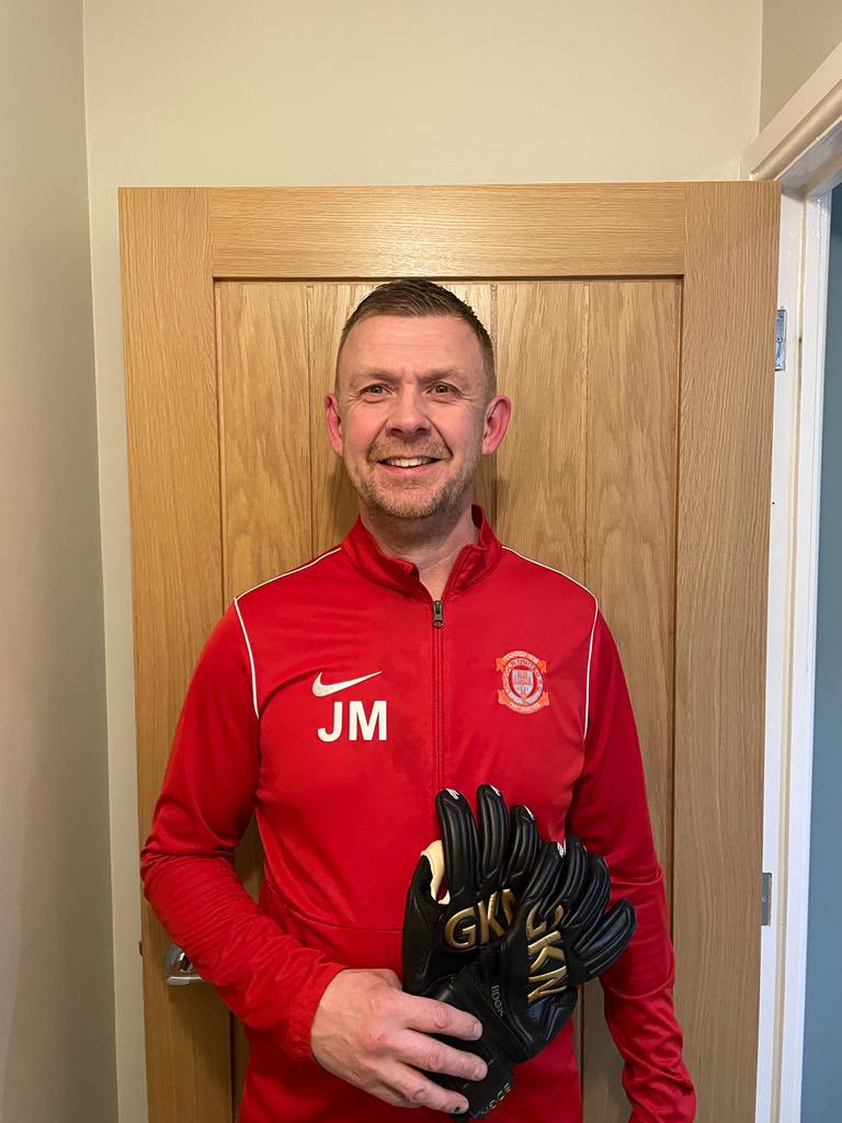 BenDerbyshireGK's tweet photo. Introducing our latest #teamBDGK ambassador, @LincolnUnited first team goalkeeping coach @jamesmorgs1975 

Really pleased to have James on board and is another great addition to #teamBDGK

We are continuing to grow, if you want to come and join us, get in touch!

@TheGKN https://t.co/yj00Jc0WDH