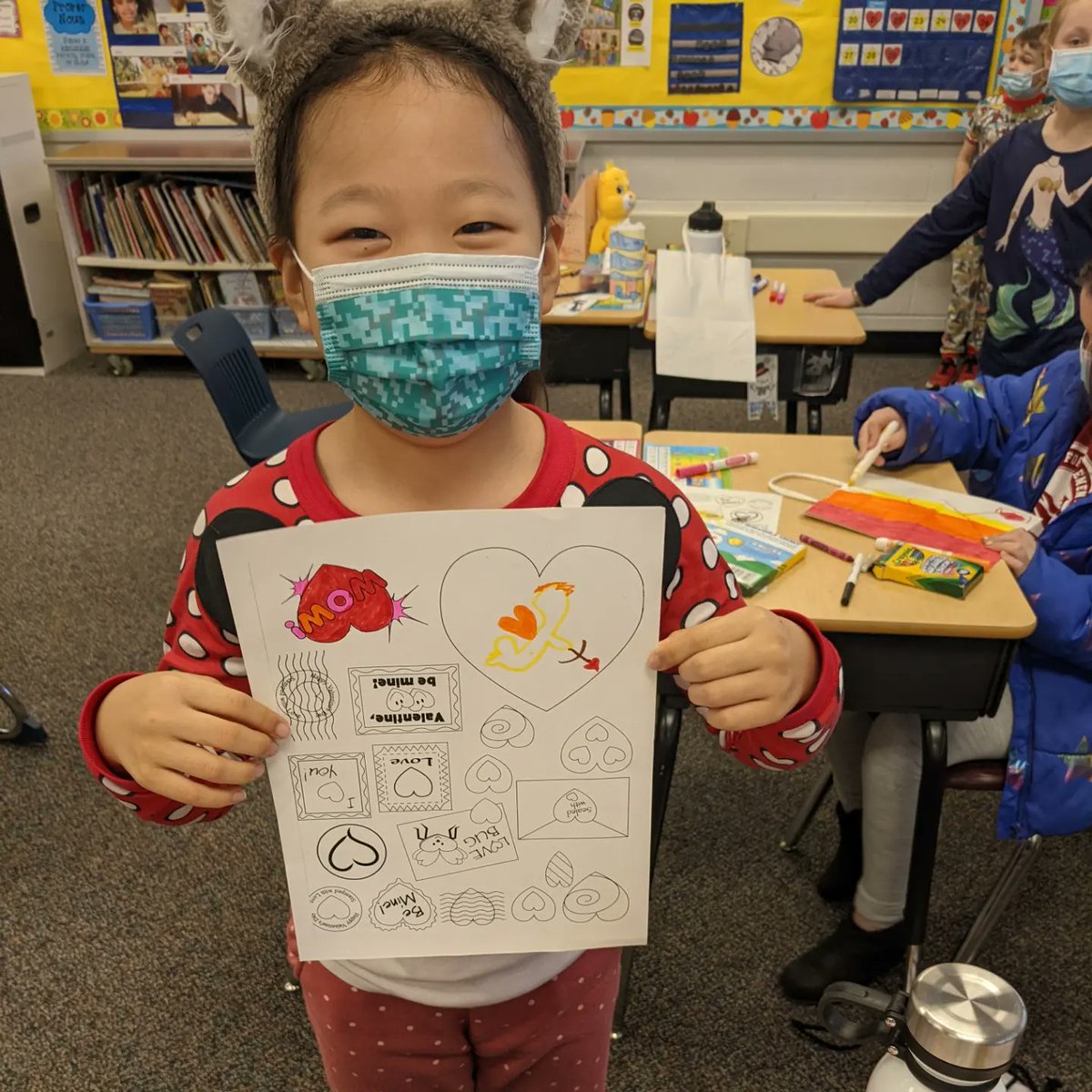 ChaddsFordUCFSD's tweet photo. Comfy and cozy for a winter weather day!  CFES pajamas day made lots of kids happy today! #cfeschargers #Chaddsforducfsd #ucfproud https://t.co/D68x1V5vE8