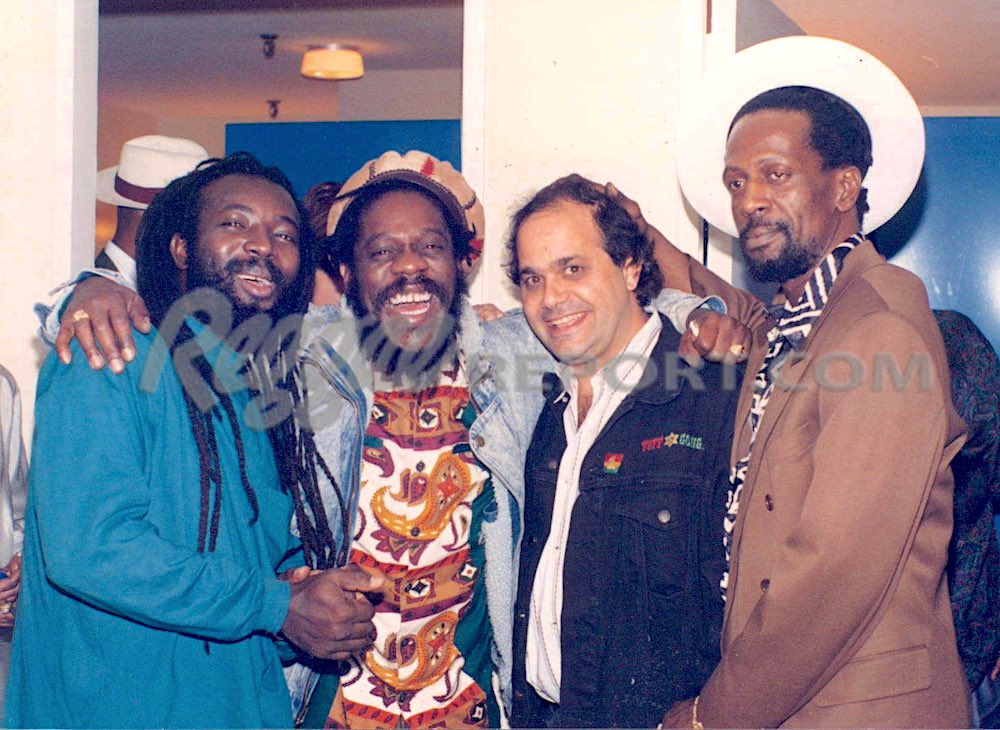 Awhoa❣️From the Reggae Report Archive…what a collection of Reggae crooners, legends and pioneers! Big up brothers <a href="/BigshipFreddie/">Freddie Di Captain</a> #dennisbrown, #drdread <a href="/GregoryIsaacs_/">GregoryIFoundation</a> 🇬🇳
<a href="/MPeggyQ/">MPeggyQ🟧🇺🇸✍️</a>