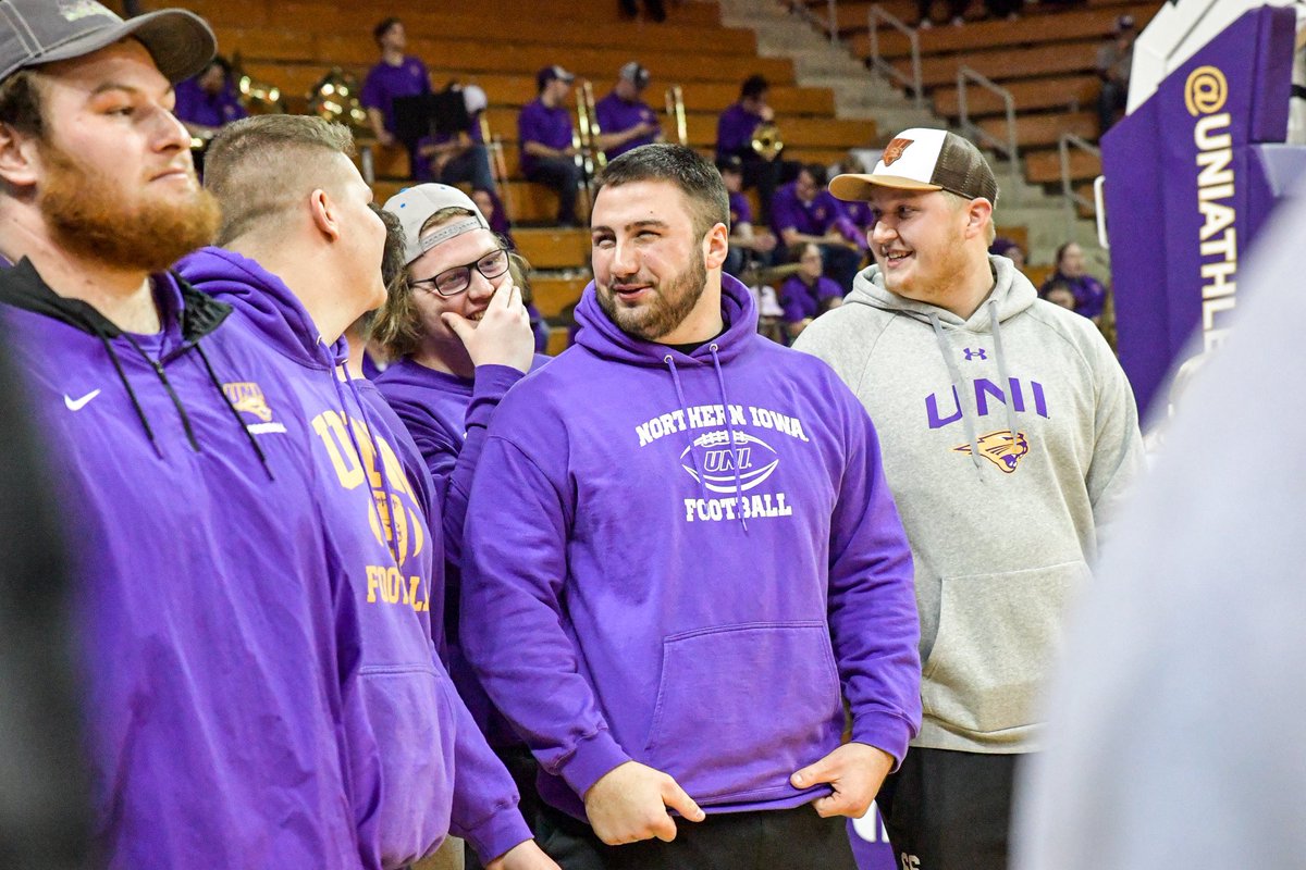 Thanks to Vicky Born for snapping these photos of Hayden at the UNI basketball game.  They recognized all the student-athletes who were academic all-MVC. Way to go H!💜💛
