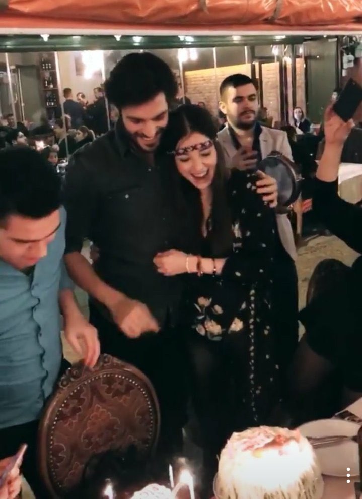 kirazmevsimi_64's tweet photo. sevdiğinle ailenle dostlarınla nice mutlu yılların olsun

EnGüzelYıllara ÖzgeGürel https://t.co/WudKBtHwR1