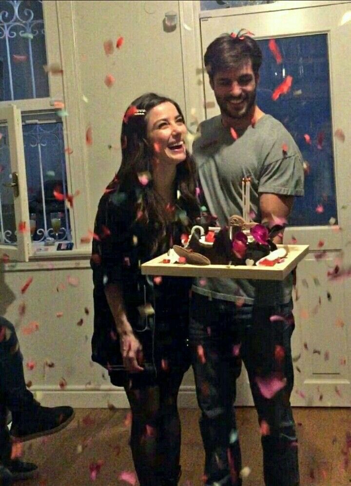 kirazmevsimi_64's tweet photo. sevdiğinle ailenle dostlarınla nice mutlu yılların olsun

EnGüzelYıllara ÖzgeGürel https://t.co/WudKBtHwR1