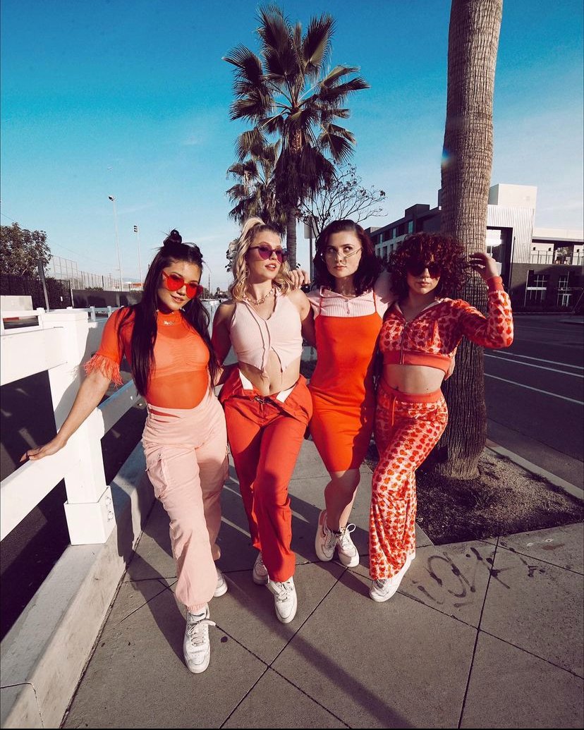 ilygirlco's tweet photo. Happy Friday Ily-girls! 💗💕💓 
Valentine's Day is coming up and we hope you can feel the love in the air. In the meantime, enjoy these pics from some of our latest Galentine's shoots 😘❤️ https://t.co/WdvzOsKWXv