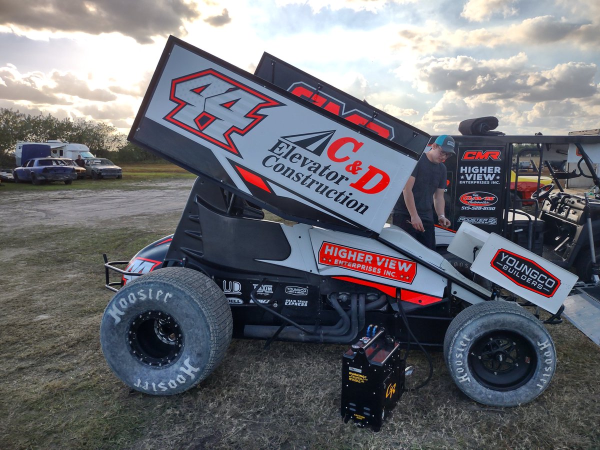 Mike Leone (@mikevleone) on Twitter photo I've seen Chris Martin race all over the country in 410s & 360s. Tonight the California transplant, who now calls Iowa home, is competing at the southernmost dirt track in the USA, Hendry County, FL, with <a href="/uscsracing/">uscsracing</a> I've seen Chris Martin race all over the country in 410s & 360s. Tonight the California transplant, who now calls Iowa home, is competing at the southernmost dirt track in the USA, Hendry County, FL, with <a href="/uscsracing/">uscsracing</a>