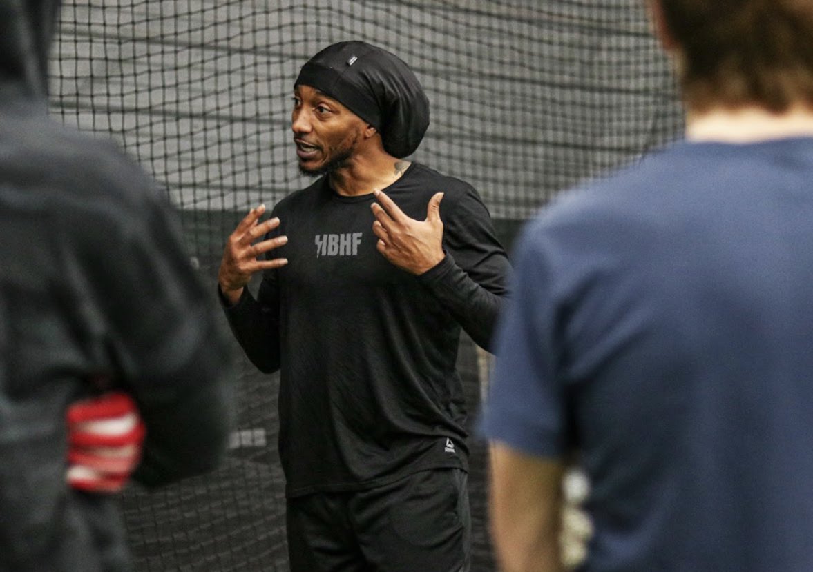 StevieJohnson13's tweet image. Some kids couldn’t make it out to our Hamburg location @FullCircuitPowr.

So @ClubHBHF chose to double-up and and host those athletes at a nearby park. #HandleBizHaveFunClub 🛸