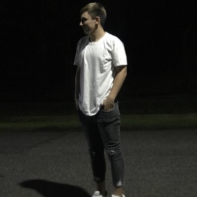 yFrutenn_ tweet media