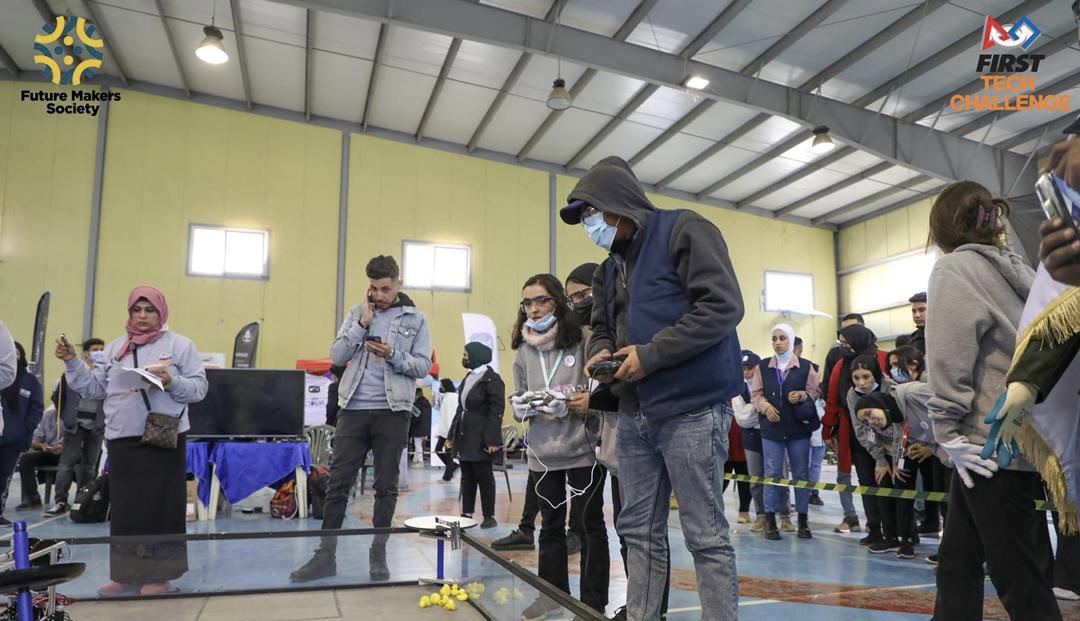 Lyboticset's tweet photo. اليوم الثاني والأخير في التصفيات الإقليمية من تحدي 
First Tech Challenge! 

أُقيمت اليوم الجمعة في بنغازي في صالة نادي النجمة الرياضي المباريات الرسمية لتصفيات بنغازي المحلية، والّتي تضمّنت خمسة عشر فريق تحصل فريقنا على الترتيب الحادي عشر. 
1/2 https://t.co/17ojYLK8MV