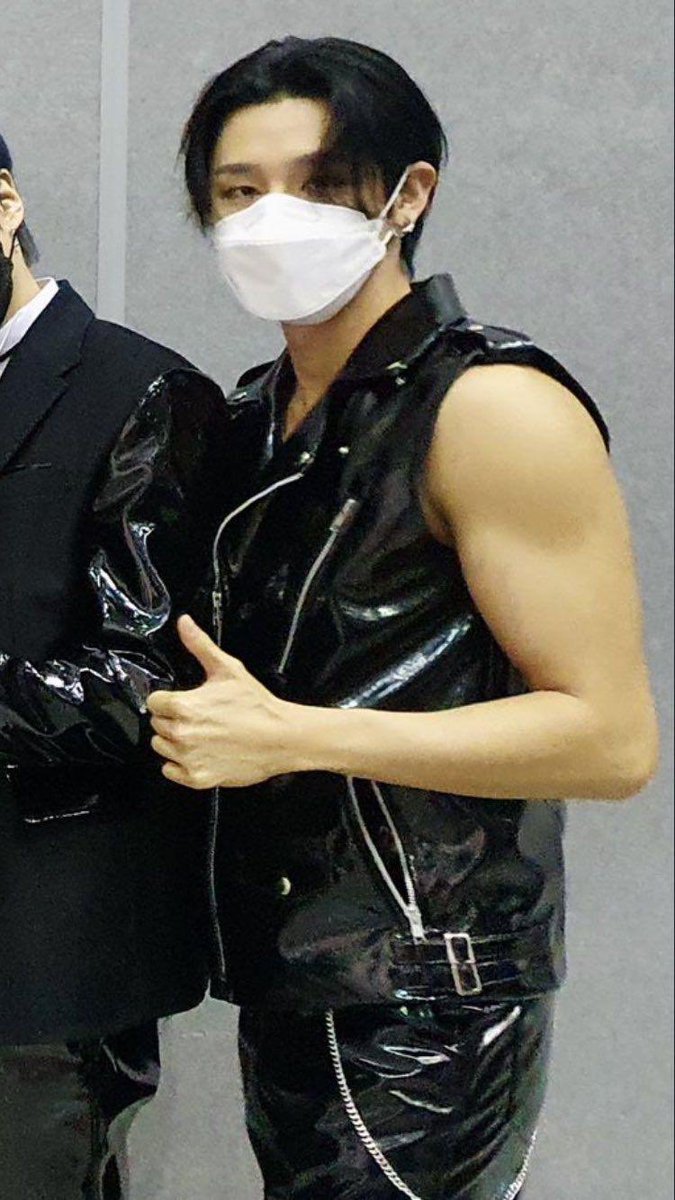 EBOYIMCKYUN's tweet photo. he is effortlessly handsome https://t.co/0E2btlPSy0
