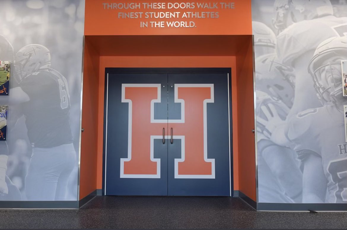 DrewSandberg10's tweet photo. Extremely blessed to receive an offer from Hope College! Thanks to @PStuursm @jross_iii @CoachHawken for an amazing visit and opportunity! https://t.co/dSeq2lUjX6