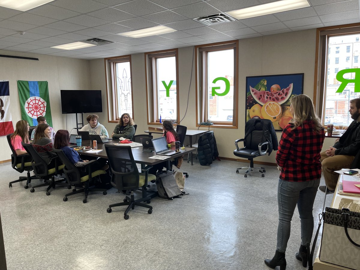 SynergyClinton's tweet photo. Ended our week with a great discussion on recruitment of future Synergy students and buy-in of teachers and community members. Thanks to Erica Ewert of EICC for joining us! https://t.co/wyb6bEAUn7