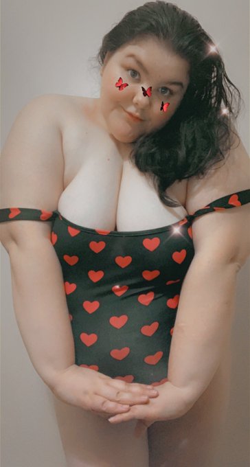 Can I be your valentine 💜 https://t.co/weKKWJDLIE